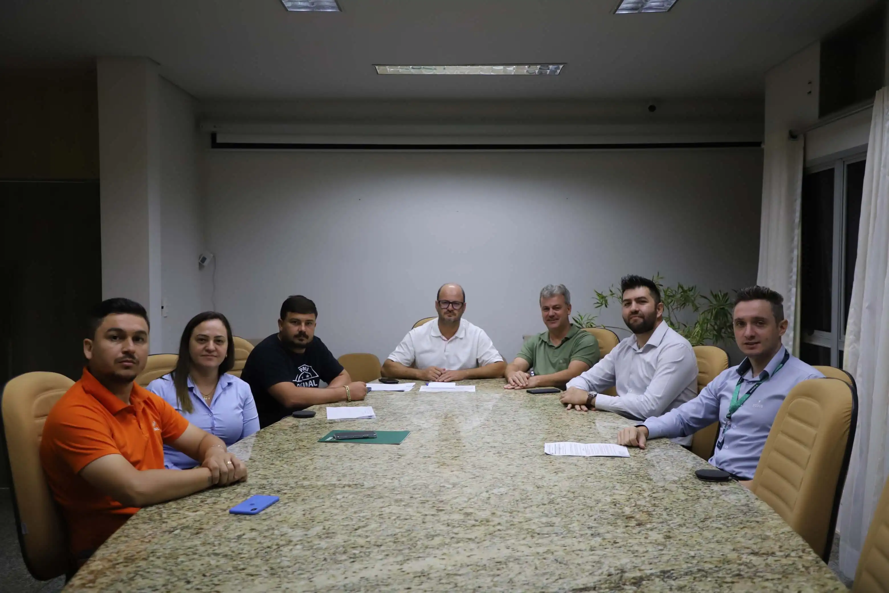 Secretaria de Indústria e Comércio reúne-se com as Cooperativas de Crédito para discutir melhorias no programa Fortalece Mais Itaipulândia