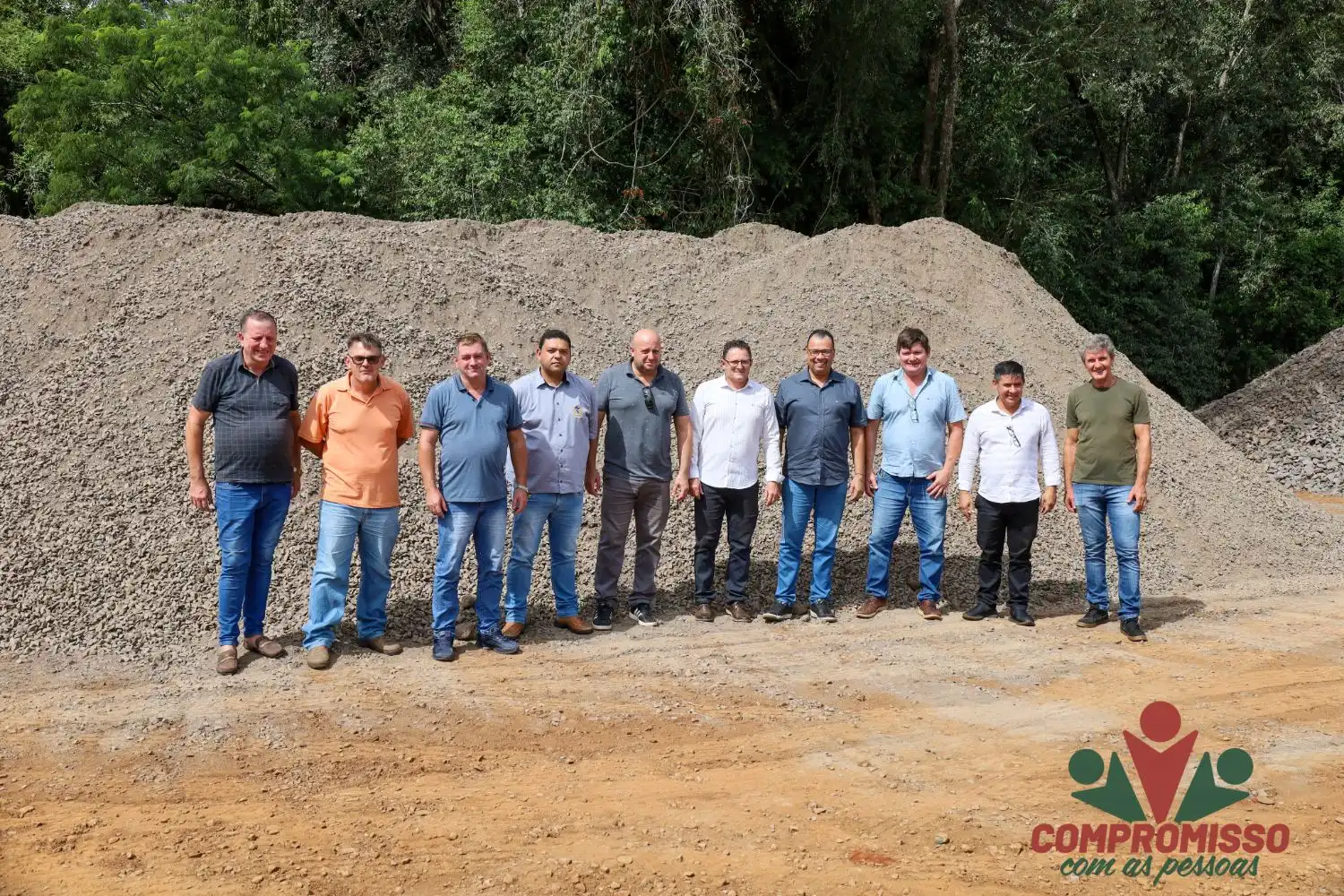 Reunião com Moradores de São Pedro define detalhes para início da aplicação de asfalto