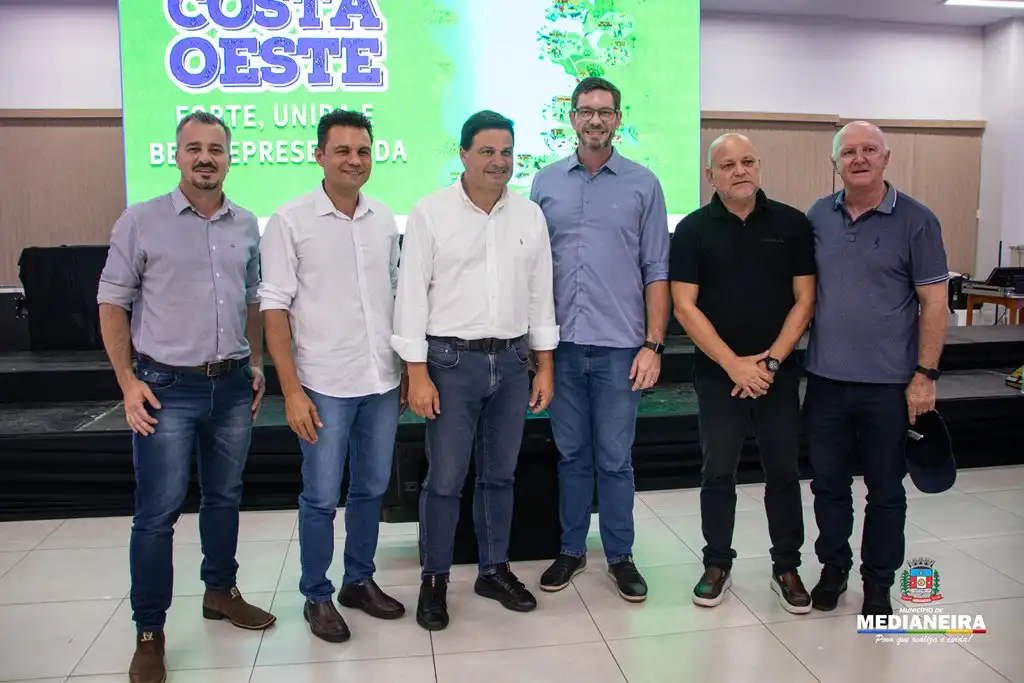 Em ato histórico municípios entregam anteprojeto de melhorias das rodovias PR-495 e PR-497 ao Governo do Estado