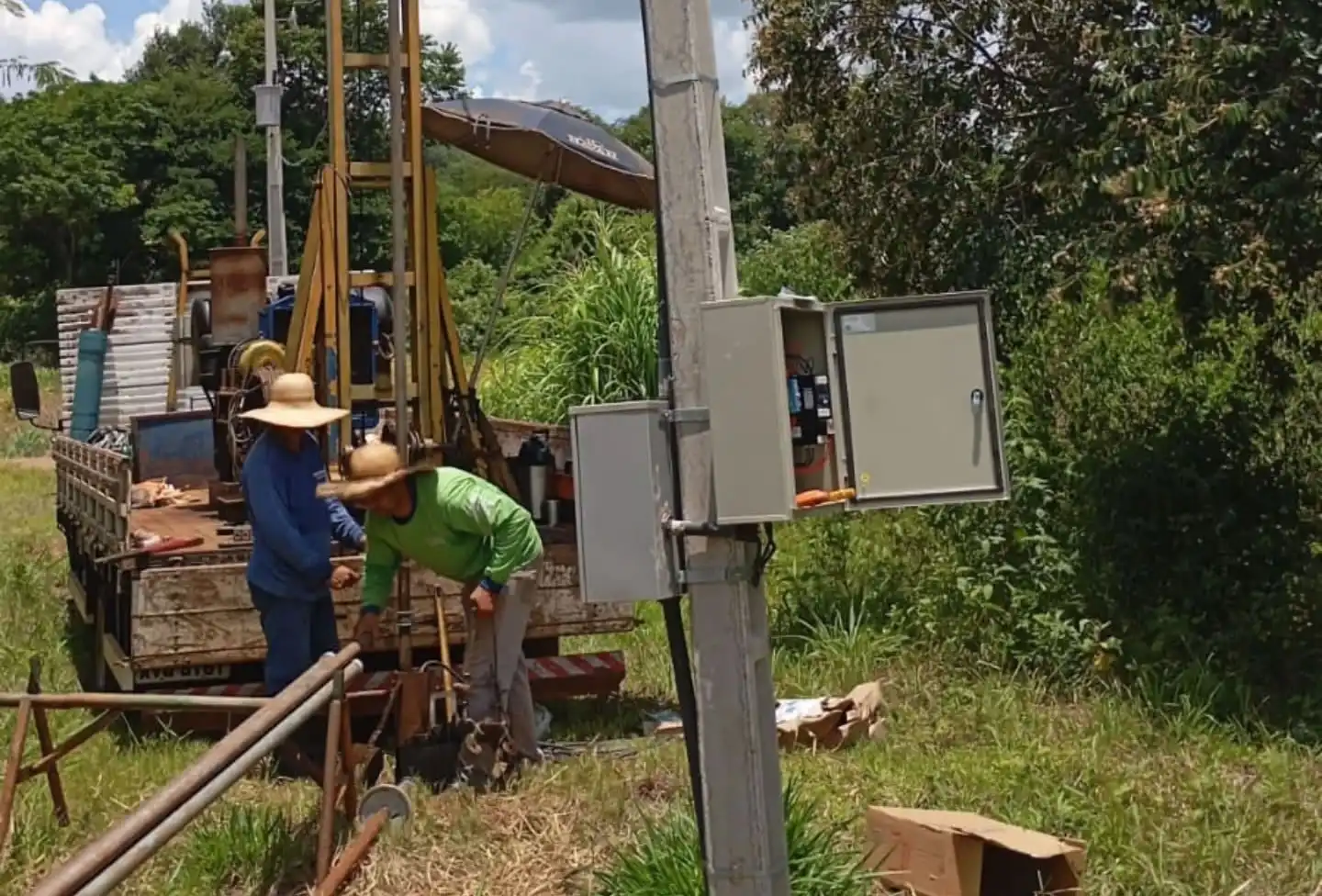 Instalação de uma nova bomba e novo painel na Comunidade da Linha Roselito