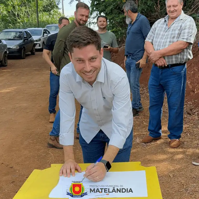 Administração Municipal Assina Ordem de Serviço para Asfaltamento na Rua Napoleão Laureano