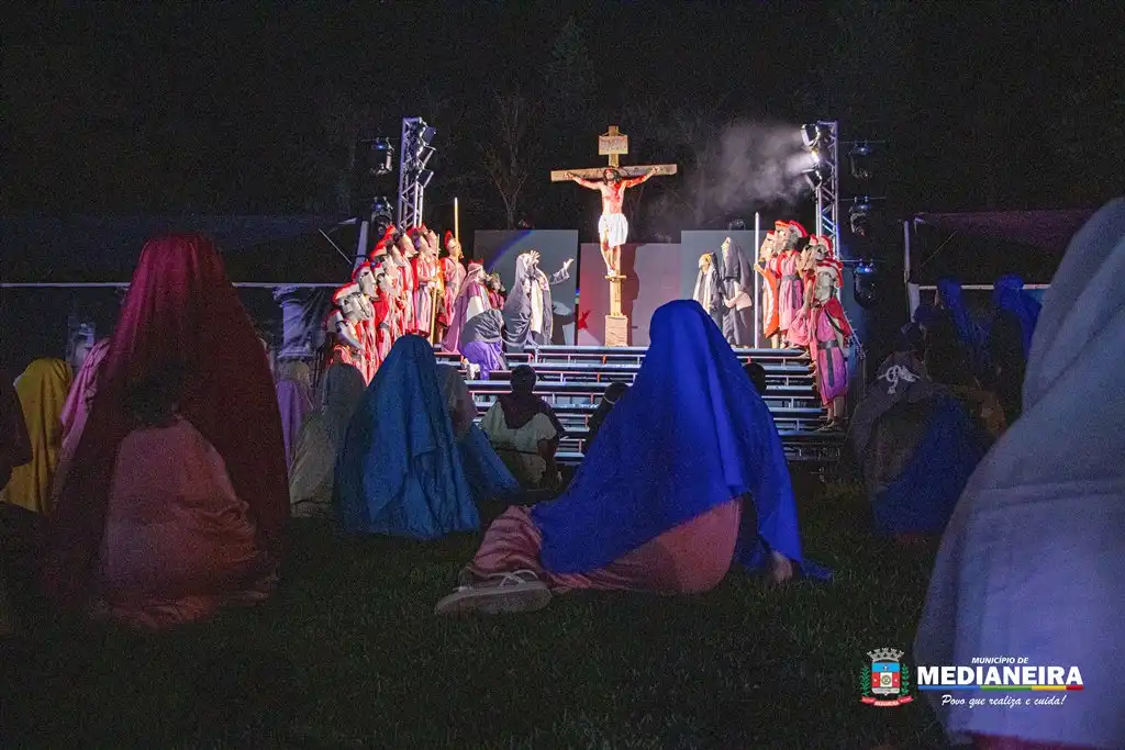 Auto da Paixão de Cristo emociona público de mais de 7 mil pessoas e dá início às comemorações dos 65 anos de Medianeira