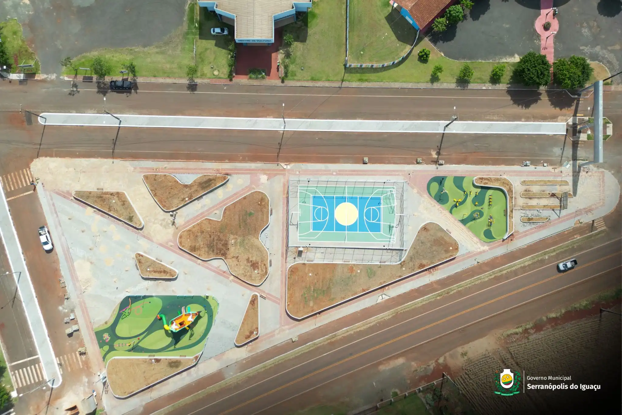 Vista aérea da Praça Central, já com 95% da obra concluída.
