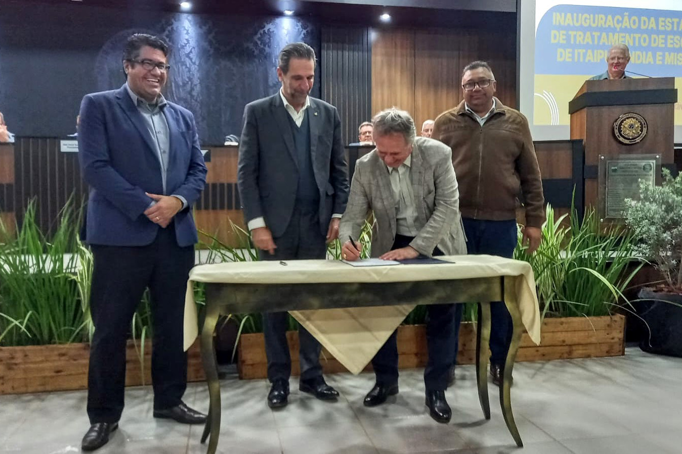 Convênio viabiliza rede coletora em Missal e nova estação de tratamento em Itaipulândia