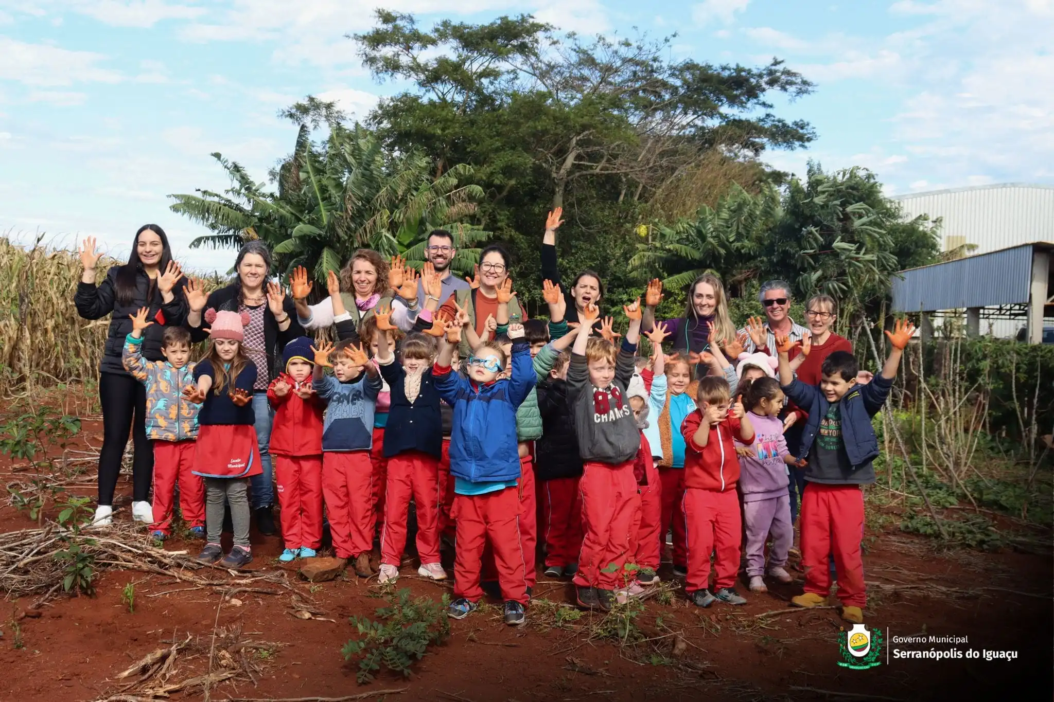 Semana do Meio Ambiente: crianças da rede municipal realizam plantio de mudas