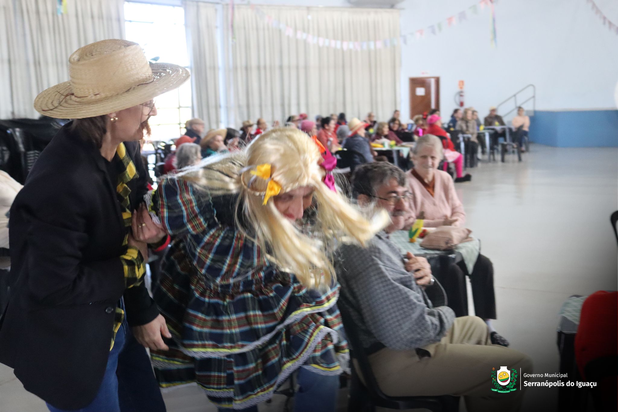 Festa Junina reúne idosos do Grupo Primavera da Vida