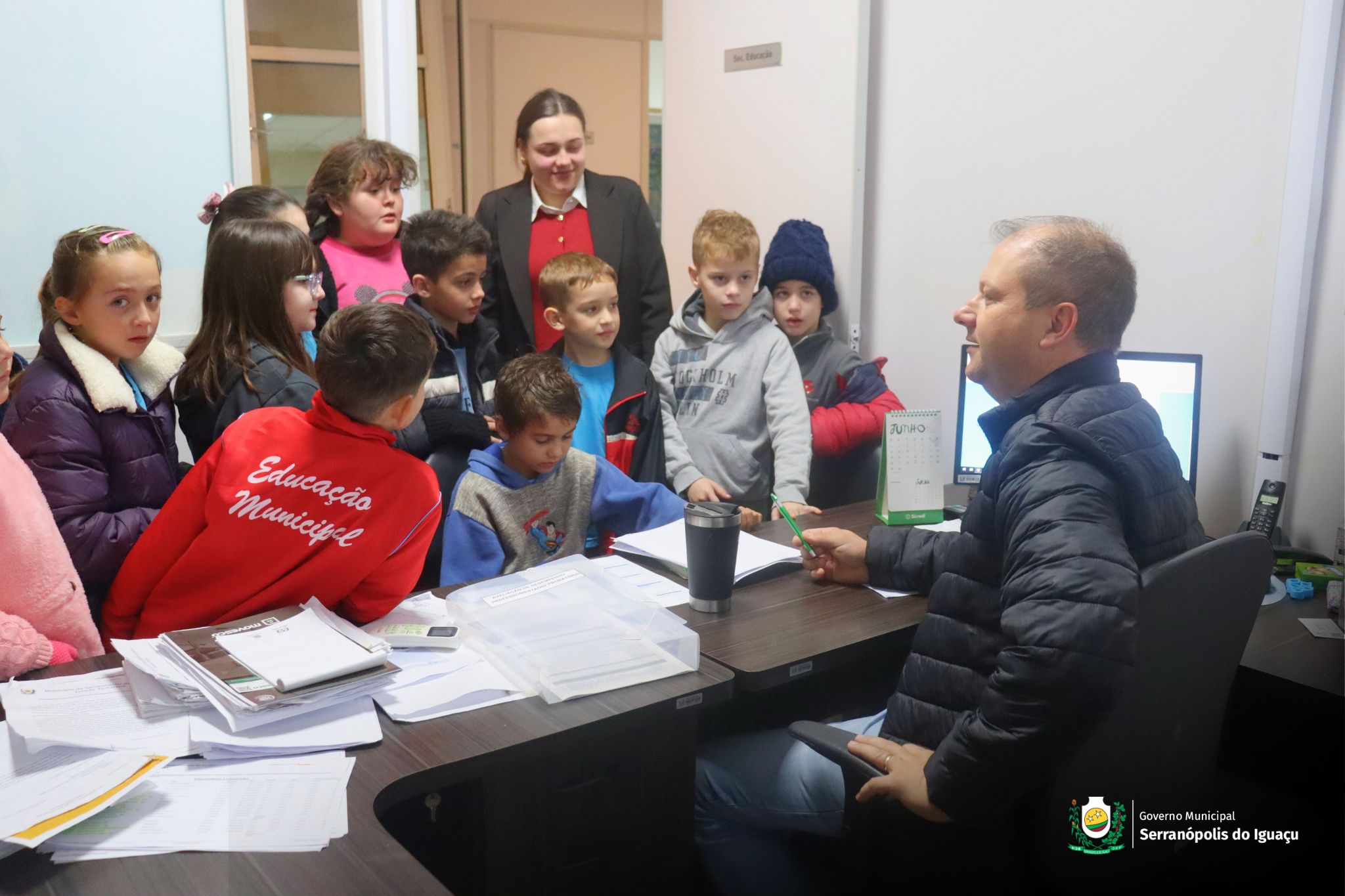 Alunos do 3º ano da rede municipal visitam a prefeitura