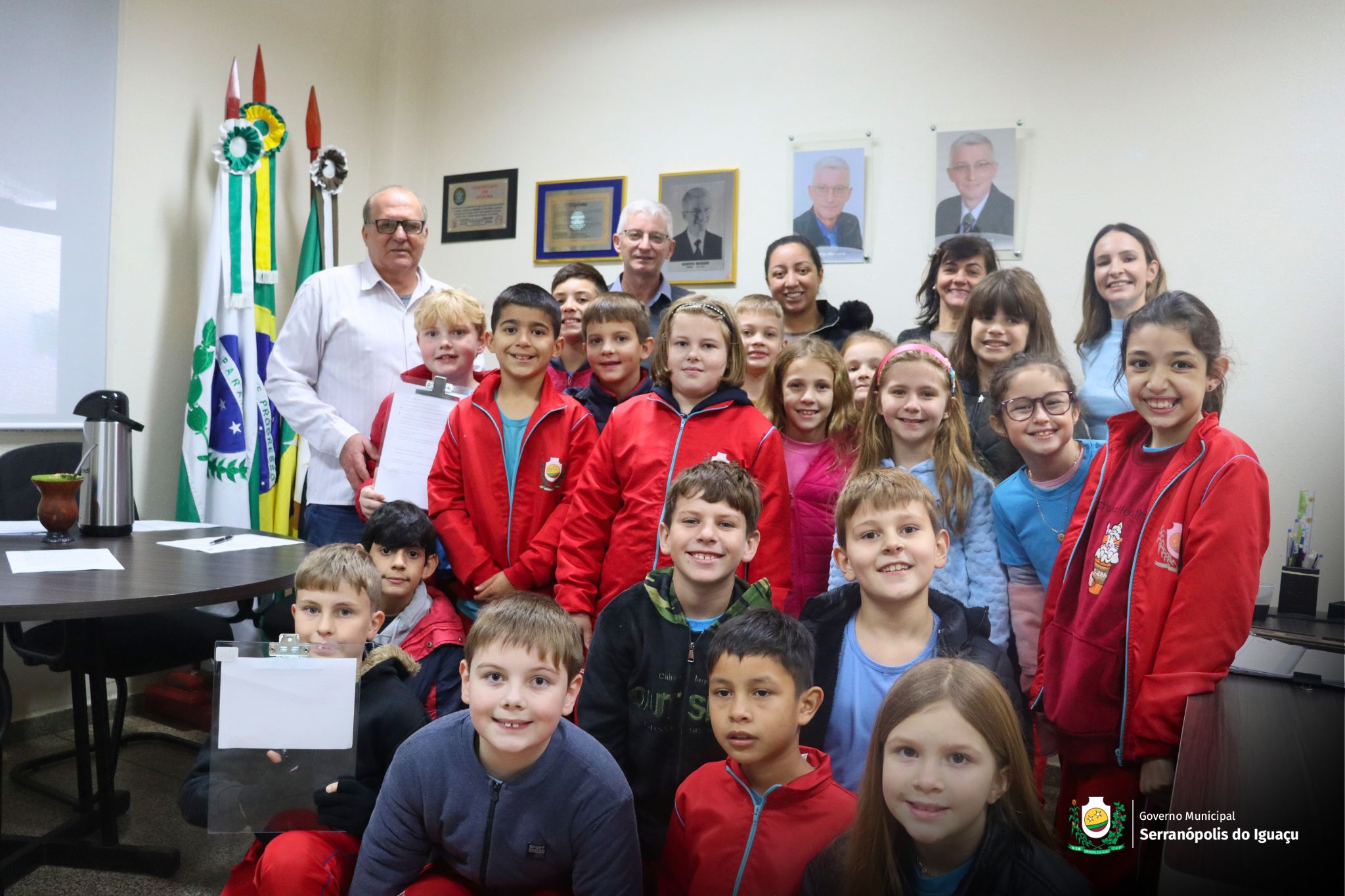 Alunos do 3º ano da rede municipal visitam a prefeitura