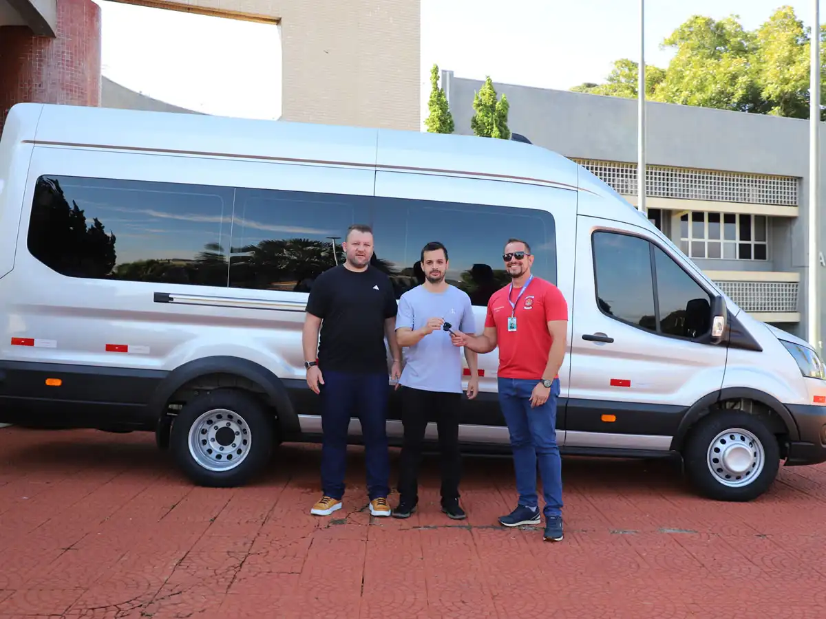 Van 0 km é entregue para a Secretaria de Saúde de Itaipulândia