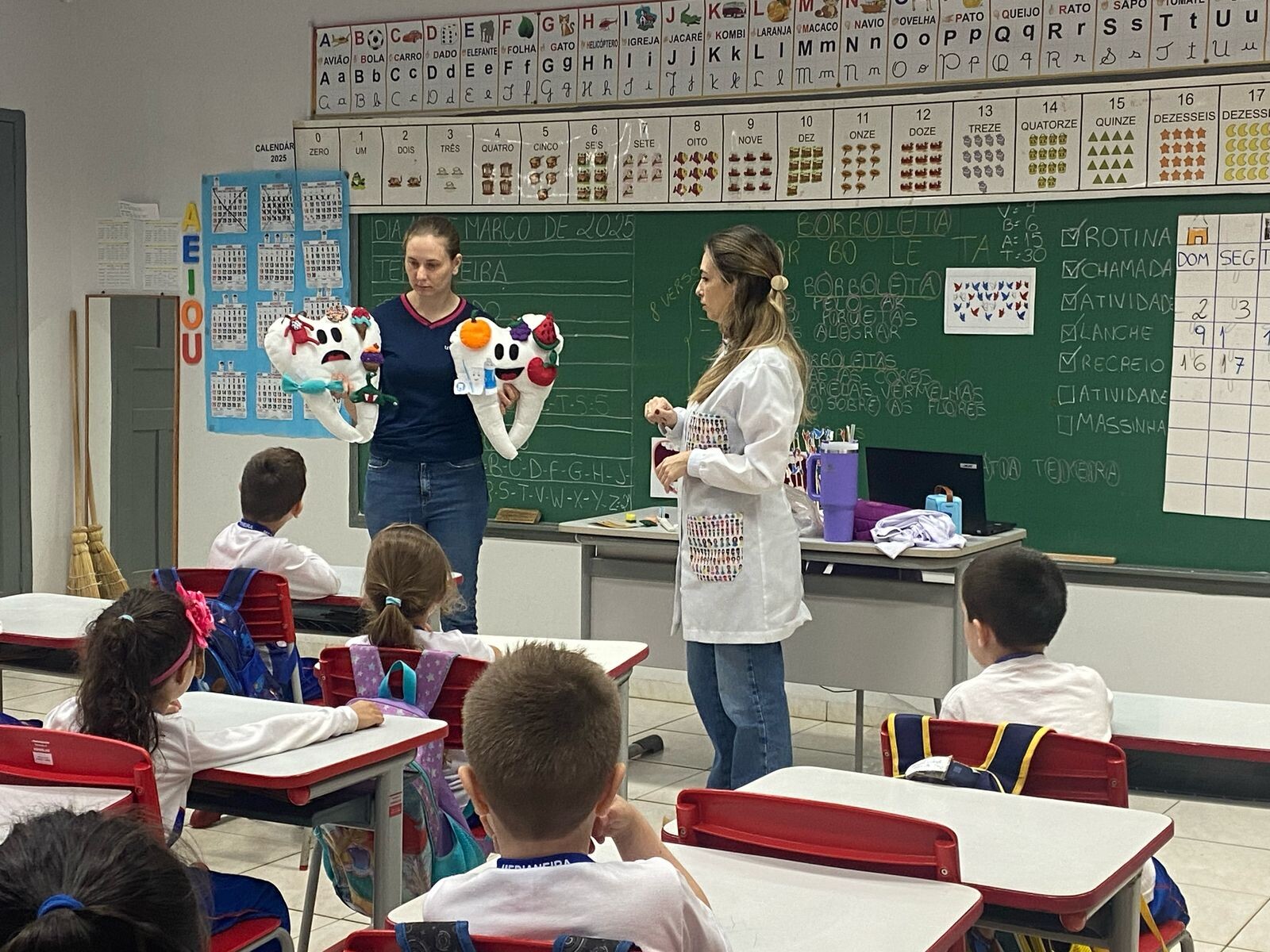 Odontologia realiza ações em alusão ao Dia da Saúde Bucal