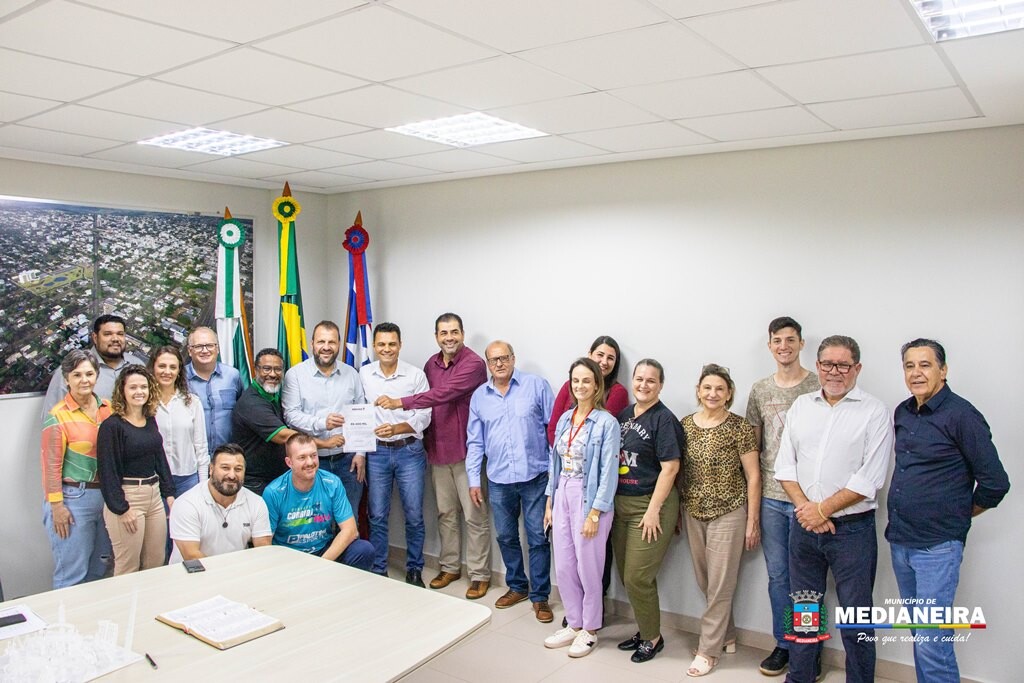Secretário de Desenvolvimento Social e Família do Paraná anuncia recursos para Medianeira