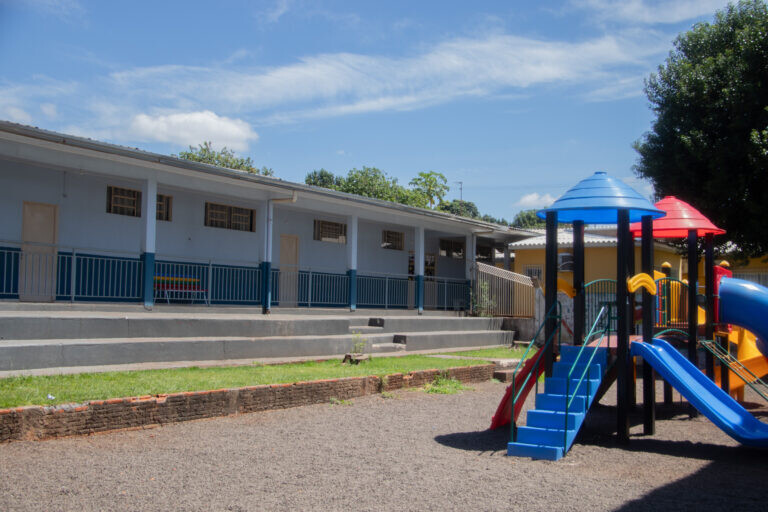 Ordem de serviço assinada para reforma e ampliação da Escola Municipal Vovô Cassiano da Veiga Melo