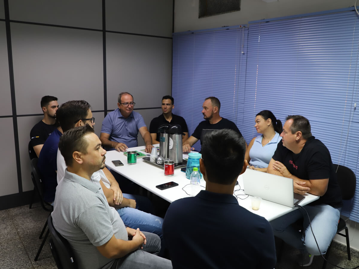 Prefeito Lindolfo Rui reúne-se com equipe da Secretaria de Planejamento para discutir projetos em andamento e futuras ações