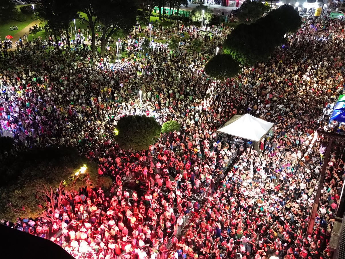 No Dia da Mulher, Maiara & Maraisa reúnem maior público da história dos shows em Itaipulândia